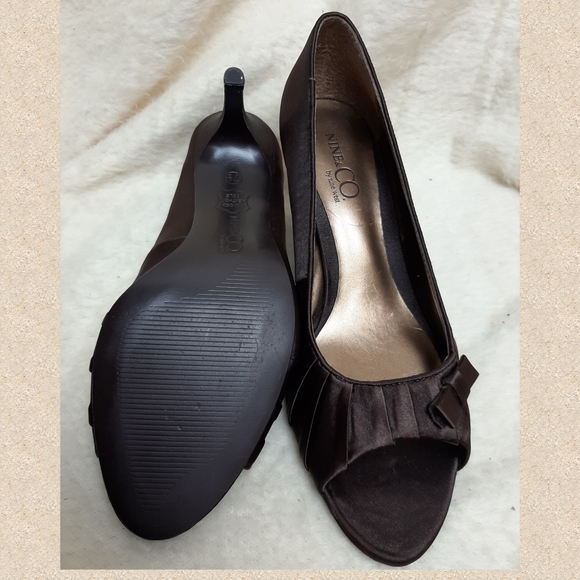 Gorgeous peep toe- shoes - dressy and elegant - Picture 7 of 12